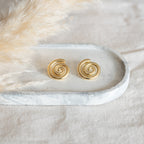 Aros Espiral Dorado – Diseño Clásico Bañado en Oro