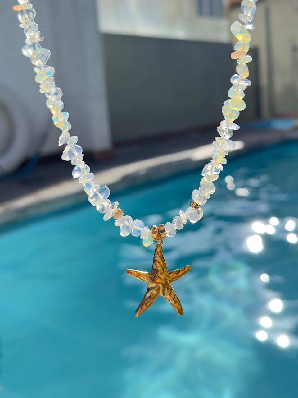 Collar de Opalina con  Estrella Dorada
