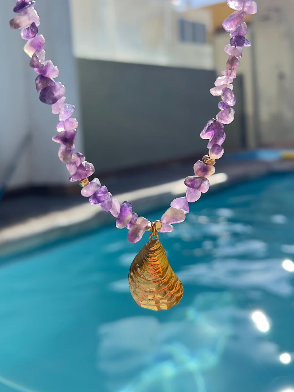 Collar de Amatista con Dije de Concha Dorada